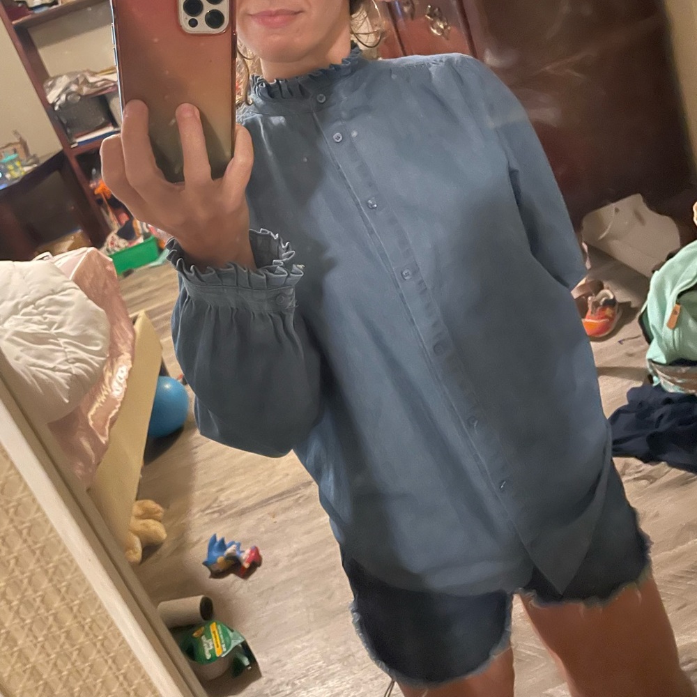 XL Long Sleeve button down blouse